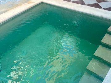 Casa de una planta en venta en Mérida, en Las Américas, 2 rec y piscina