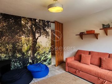 CASA EN VENTA TOTALMENTE AMUEBLADA.