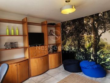 CASA EN VENTA TOTALMENTE AMUEBLADA.