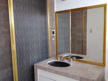 CASA EN VENTA  POR PLAZA CRISTAL Y UVP EN VILLA ENCANTADA PUEBLA
