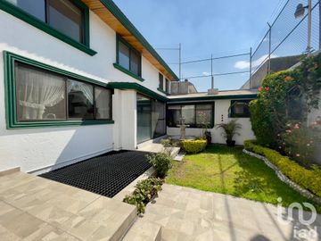 Casa en Venta en Circuito Héroes, Cd. Satélite