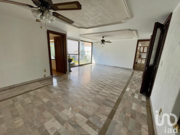 Casa en Venta en Circuito Héroes, Cd. Satélite