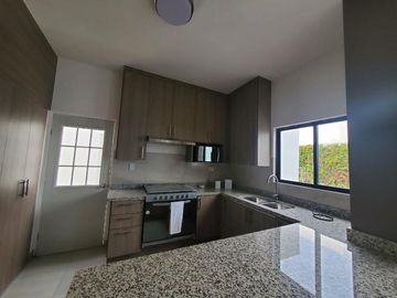 CASA EN VENTA MODELO ENCINO, EN BOSQUES, SECTOR VIÑEDOS, TORREON, COAHUILA