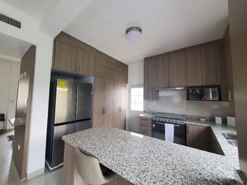 CASA EN VENTA MODELO ENCINO, EN BOSQUES, SECTOR VIÑEDOS, TORREON, COAHUILA