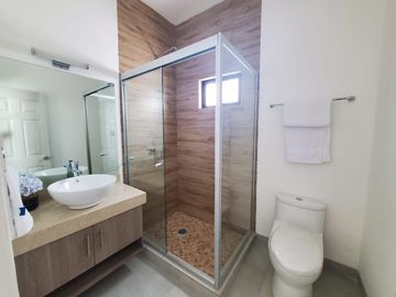 CASA EN VENTA MODELO ENCINO, EN BOSQUES, SECTOR VIÑEDOS, TORREON, COAHUILA