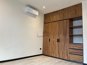 OPORTUNIDAD CASA EN VENTA EN CANCUN 4 RECAMARAS, UNA EN PB. CTO DE SERVICIO CON BAÑO
