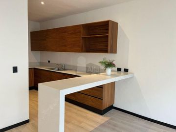 OPORTUNIDAD CASA EN VENTA EN CANCUN 4 RECAMARAS, UNA EN PB. CTO DE SERVICIO CON BAÑO