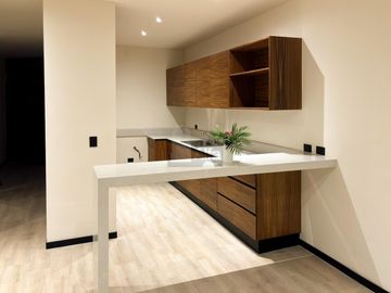 OPORTUNIDAD CASA EN VENTA EN CANCUN 4 RECAMARAS, UNA EN PB. CTO DE SERVICIO CON BAÑO