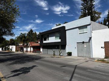 VENTA DE CASA  AV. 15 DE MAYO