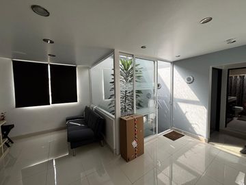 VENTA DE CASA  AV. 15 DE MAYO