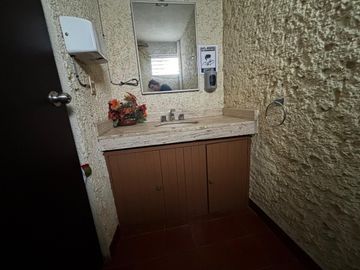 VENTA DE CASA  AV. 15 DE MAYO