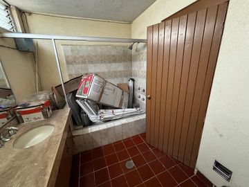 VENTA DE CASA  AV. 15 DE MAYO