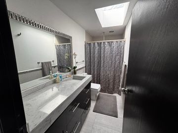 VENTA DE CASA  AV. 15 DE MAYO