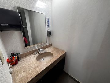 VENTA DE CASA  AV. 15 DE MAYO