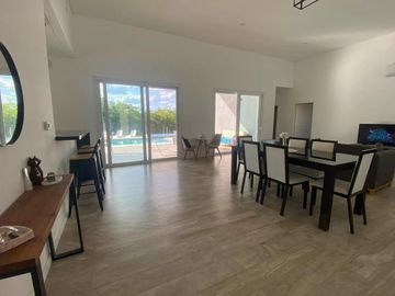 Casa en venta - 3 Dormitorios 2 Baños - 820Mts2 - Pilar del Este