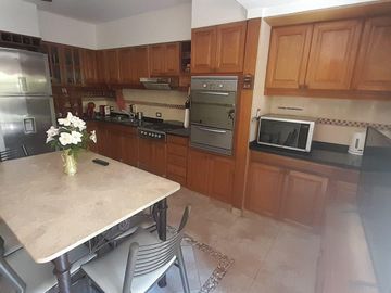 PH en venta - 4 Dormitorios 2 Baños - Cochera - 254Mts2 - Barracas