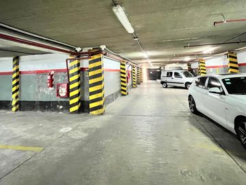 Galpón o edificio de cocheras. Lote constructoras. La Plata