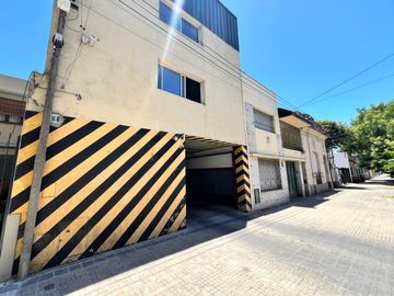 Galpón o edificio de cocheras. Lote constructoras. La Plata