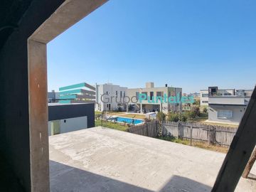 Casa con obra gris completa en Barrio Lagos de Canning, muy prolija