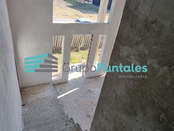 Casa con obra gris completa en Barrio Lagos de Canning, muy prolija