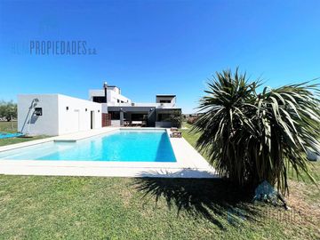 Venta Casa 7 ambientes La Magdalena Canning