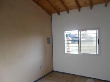 Casa de tres ambientes con jardin y piscina en venta en Ruta del Sol La Plata