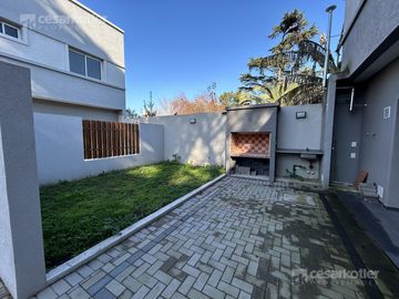 PH a estrenar, 3 ambientes, con cochera y patio