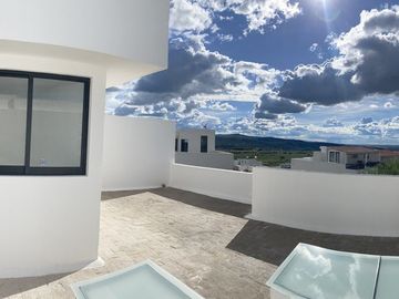 CASA EN VENTA EN EL CONDADO CORREGIDORA QUERETARO
