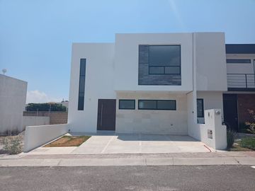 CASA EN VENTA EN SAN ISIDRO JURIQUILLA, QUERÉTARO