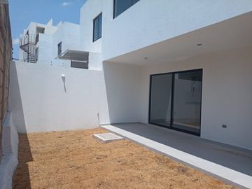 CASA EN VENTA EN SAN ISIDRO JURIQUILLA, QUERÉTARO