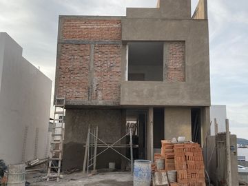 CASA EN VENTA  PUNTA ESMERALDA CORREGIDORA  QUERETARO