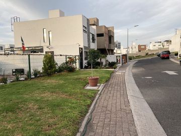 CASA EN VENTA  PUNTA ESMERALDA CORREGIDORA  QUERETARO