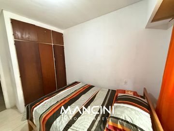 Casa en venta de 4 ambientes con cochera y fondo libre - Villa Ballester