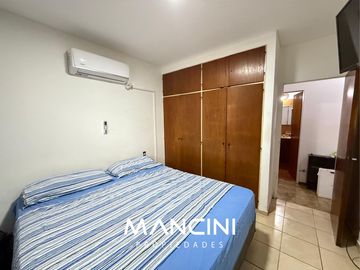 Casa en venta de 4 ambientes con cochera y fondo libre - Villa Ballester