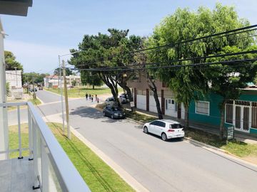 Dos ambientes con cochera a 4 cuadras del mar Mar de Ajó