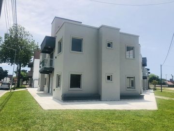 Dos ambientes con cochera a 4 cuadras del mar Mar de Ajó