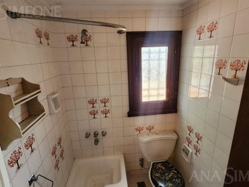 Casa - Venta -  La Lucila