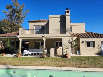 Casa en Canning (E. Echeverria)