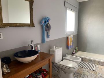 CASA EN VENTA, 6 AMBIENTES, SAN SEBASTIAN, AREA 10