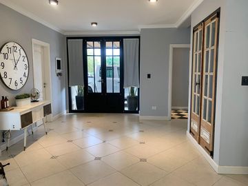 CASA EN VENTA, 6 AMBIENTES, SAN SEBASTIAN, AREA 10