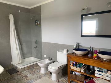 CASA EN VENTA, 6 AMBIENTES, SAN SEBASTIAN, AREA 10