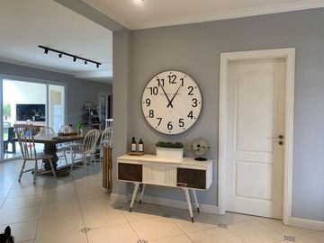 CASA EN VENTA, 6 AMBIENTES, SAN SEBASTIAN, AREA 10