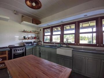 Casa en venta - 3 Dormitorios 3 Baños - Cocheras - 10.071Mts2 - La Macarena, Exaltación de la Cruz