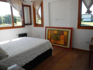 Casa en venta - 3 Dormitorios 3 Baños - Cocheras - 10.071Mts2 - La Macarena, Exaltación de la Cruz