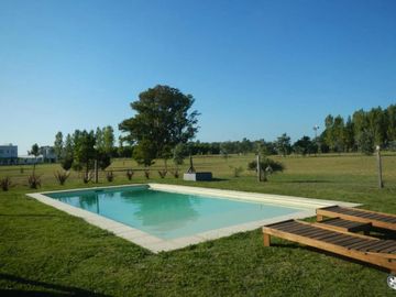 Casa en venta - 3 Dormitorios 3 Baños - Cocheras - 10.071Mts2 - La Macarena, Exaltación de la Cruz