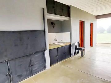 Casa en venta - 3 Dormitorios 3 Baños - Cocheras - 10.071Mts2 - La Macarena, Exaltación de la Cruz
