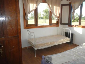 Casa en venta - 3 Dormitorios 3 Baños - Cocheras - 10.071Mts2 - La Macarena, Exaltación de la Cruz