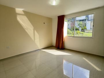Casa espaciosa y con colindancia a área verde en Fracc. Morada del Quetzal
