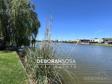 Casa en Venta 5 ambientes al Agua - El Cantón Escobar