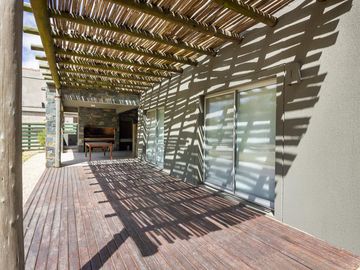 Casa en venta y alquiler temporada Febrero 2025  en Costa Esmeralda 1649